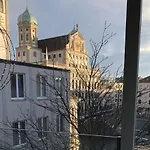 Brand New Luxury On Rathausplatz Apartman