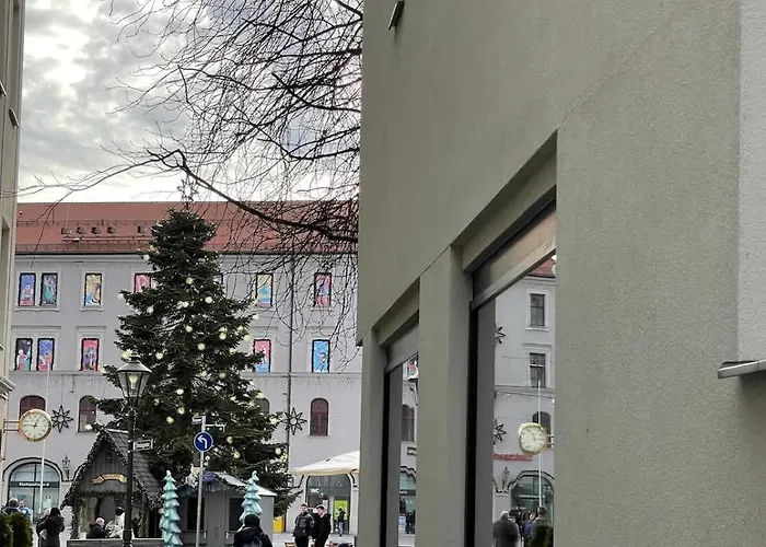 Brand New Luxury On Rathausplatz