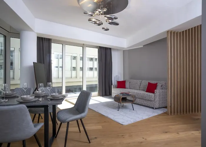 Brand New Luxury On Rathausplatz Daire *
