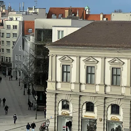 Apartamento Goldenkey-suites - Luxury 'rathausplatz' - Overlooking The Main Square - Air Conditioning & Elevator *
