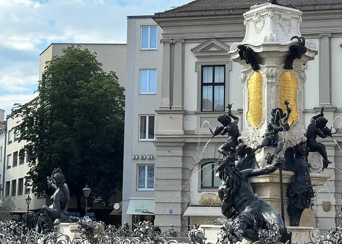 Brand New Luxury On Rathausplatz